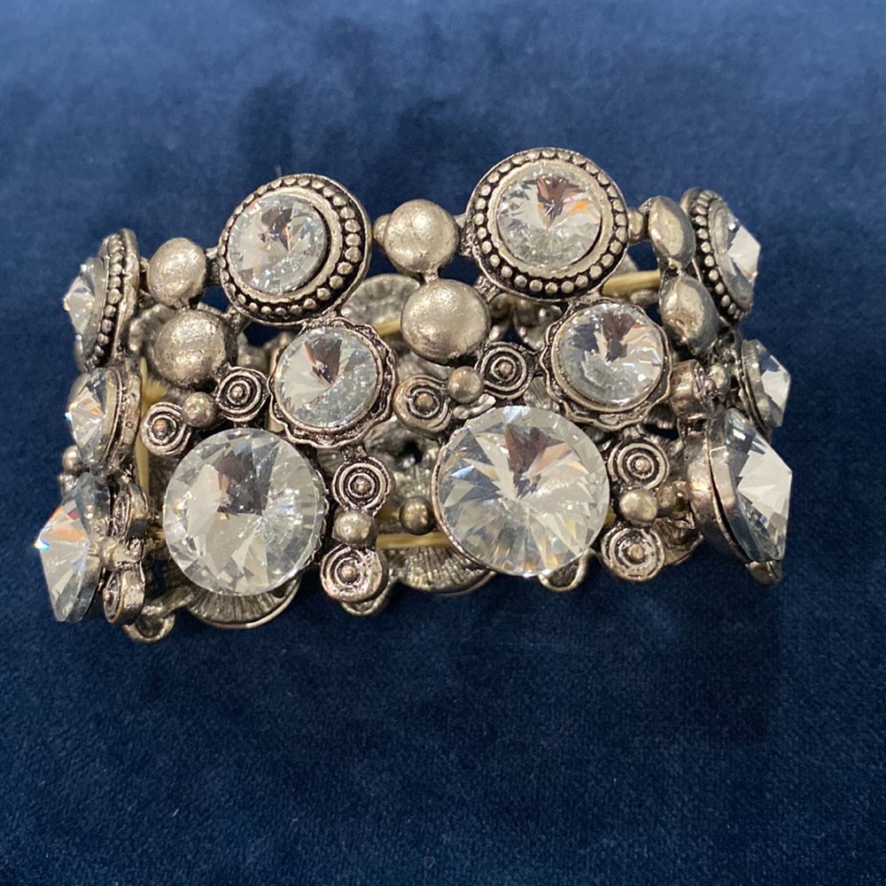 Gorgeous bracelet.